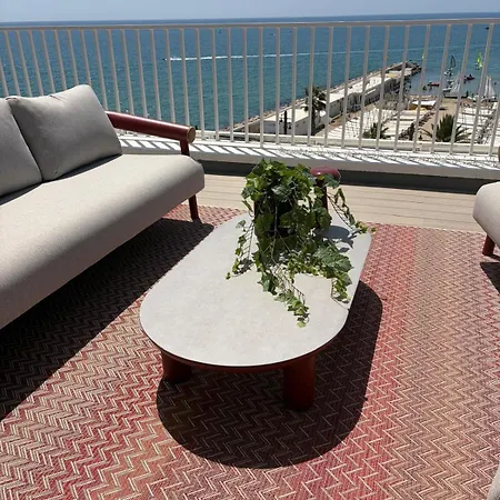 Apartment Seazen, Frontline Penthouse In